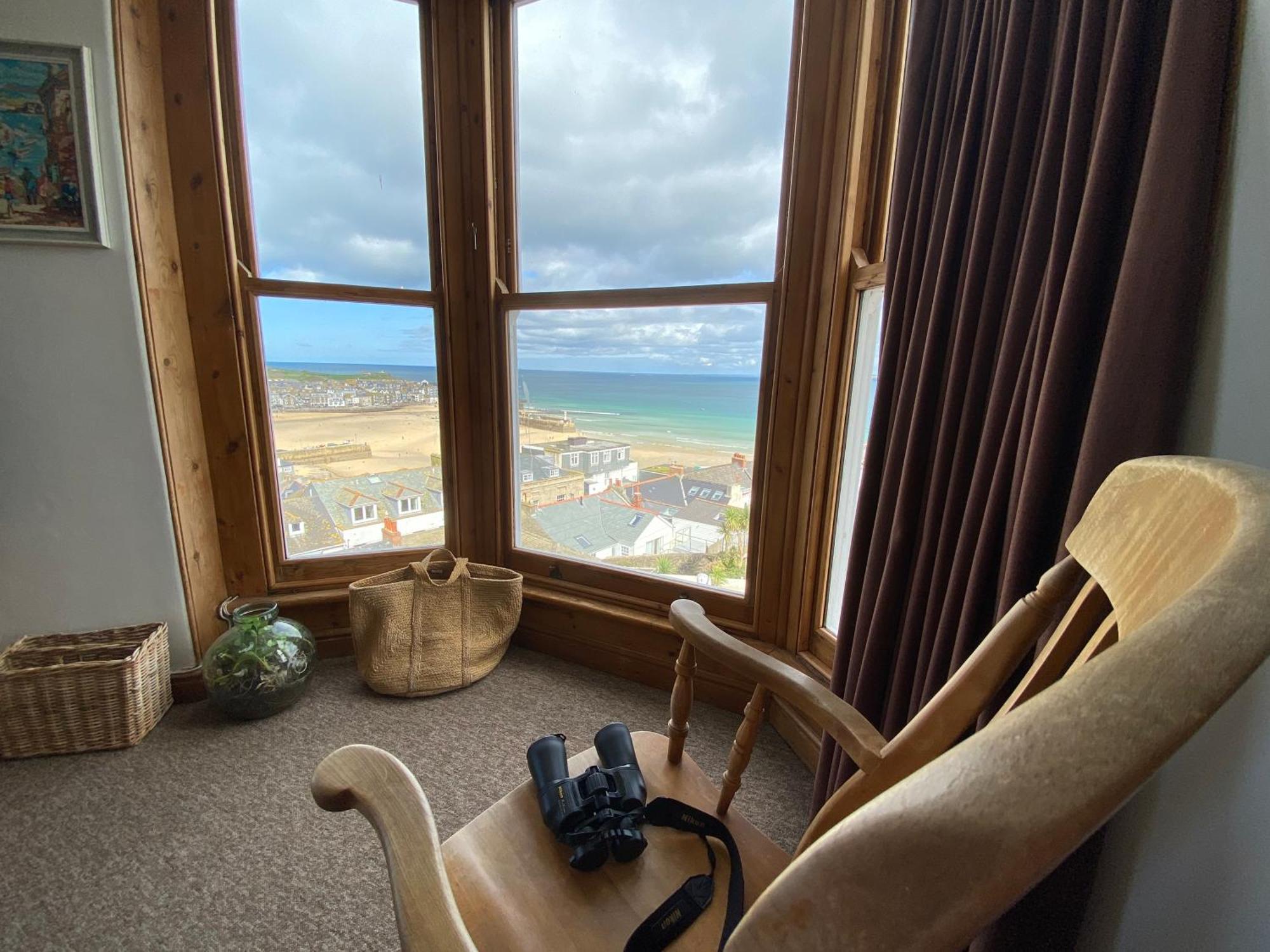 Apartamento Huer's Watch A Beautifully Presented Private With Far Reaching Views Over Harbour And Bay And Free Onsite Parking For Larger Groups Book Along With Our Connecting Two Sister