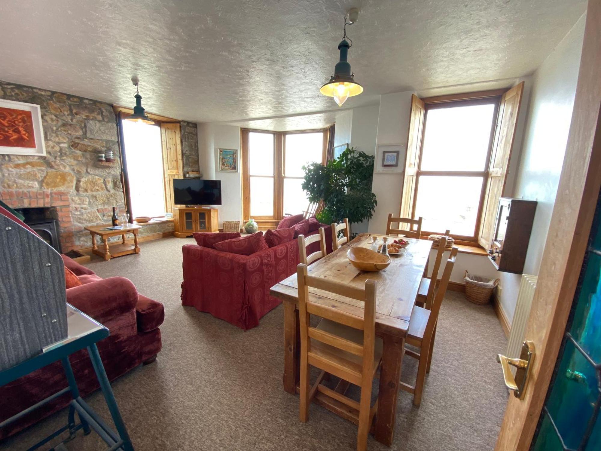 Huer's Watch: Harbor View With Free Parking Apartment *