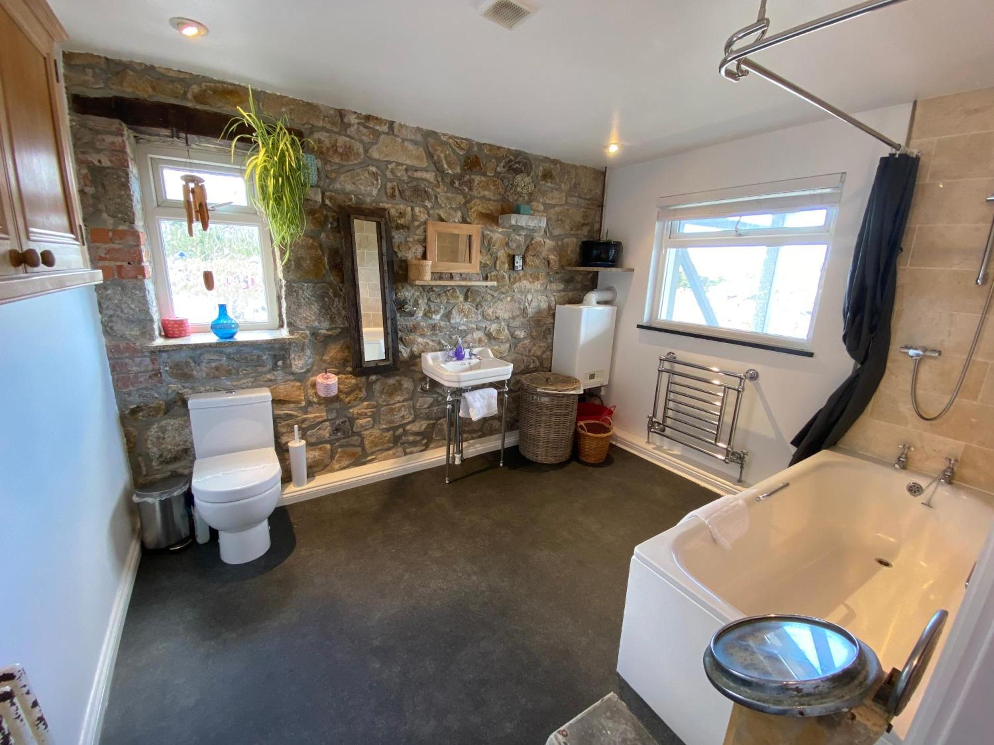 Huer's Watch A Beautifully Presented Private With Far Reaching Views Over Harbour And Bay And Free Onsite Parking For Larger Groups Book Along With Our Connecting Two Sister St Ives